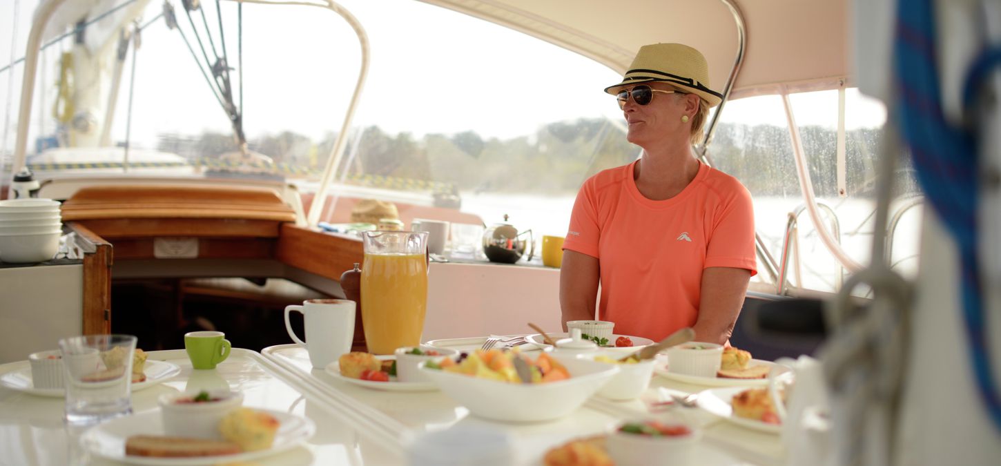 Wineglass Bay Sail Walk breakfast