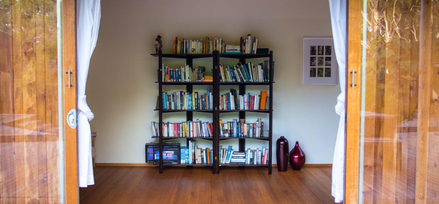 Guests have use of our lodge library on the Twelve Apostles Lodge Walk