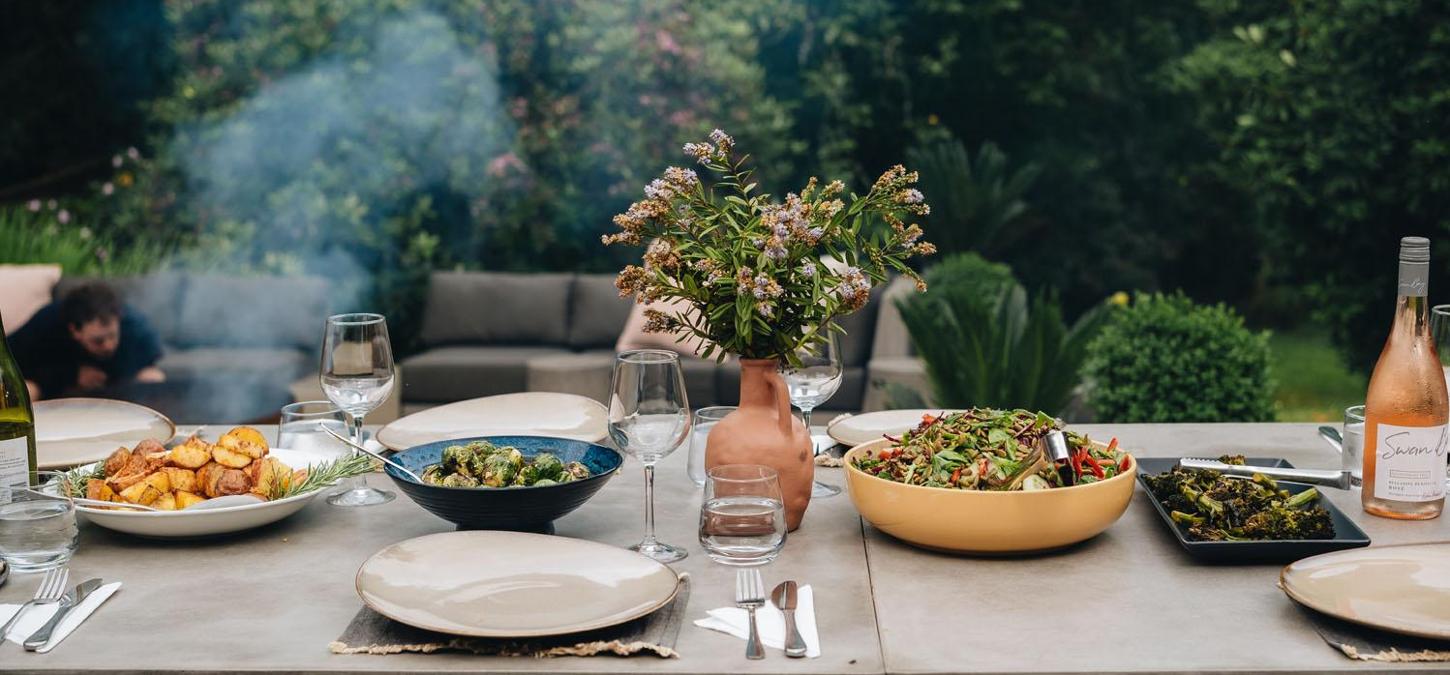 Food, Drinks, Bench, Campfire, Couches, Lodge, Dinner